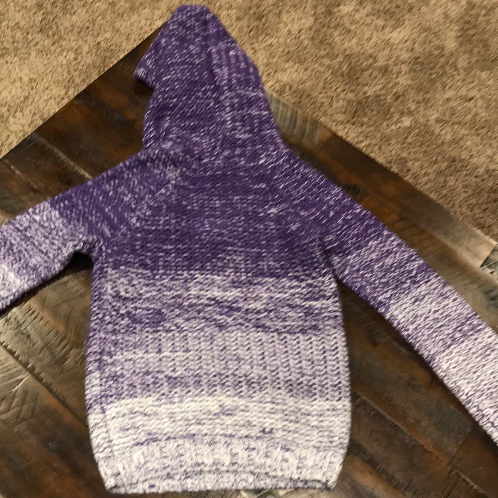 Girl’s sweater with hood - Picture 3 of 3